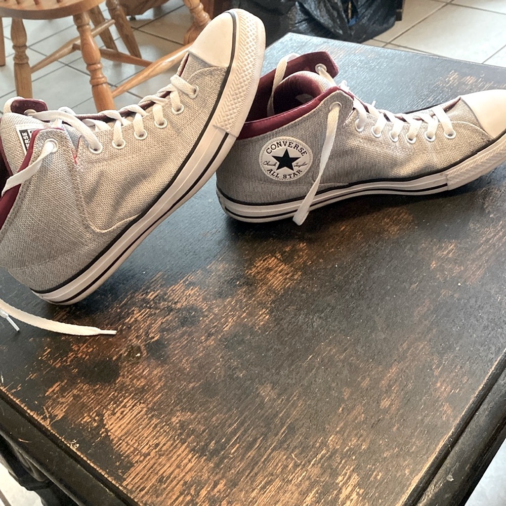 Men’s 10.5 converse. Very good condition